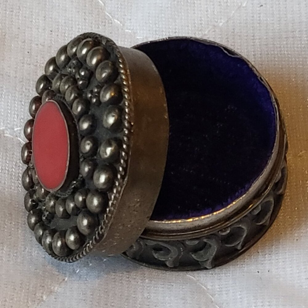 Vintage Blue Velvet Lined Case Lidded Pill Case